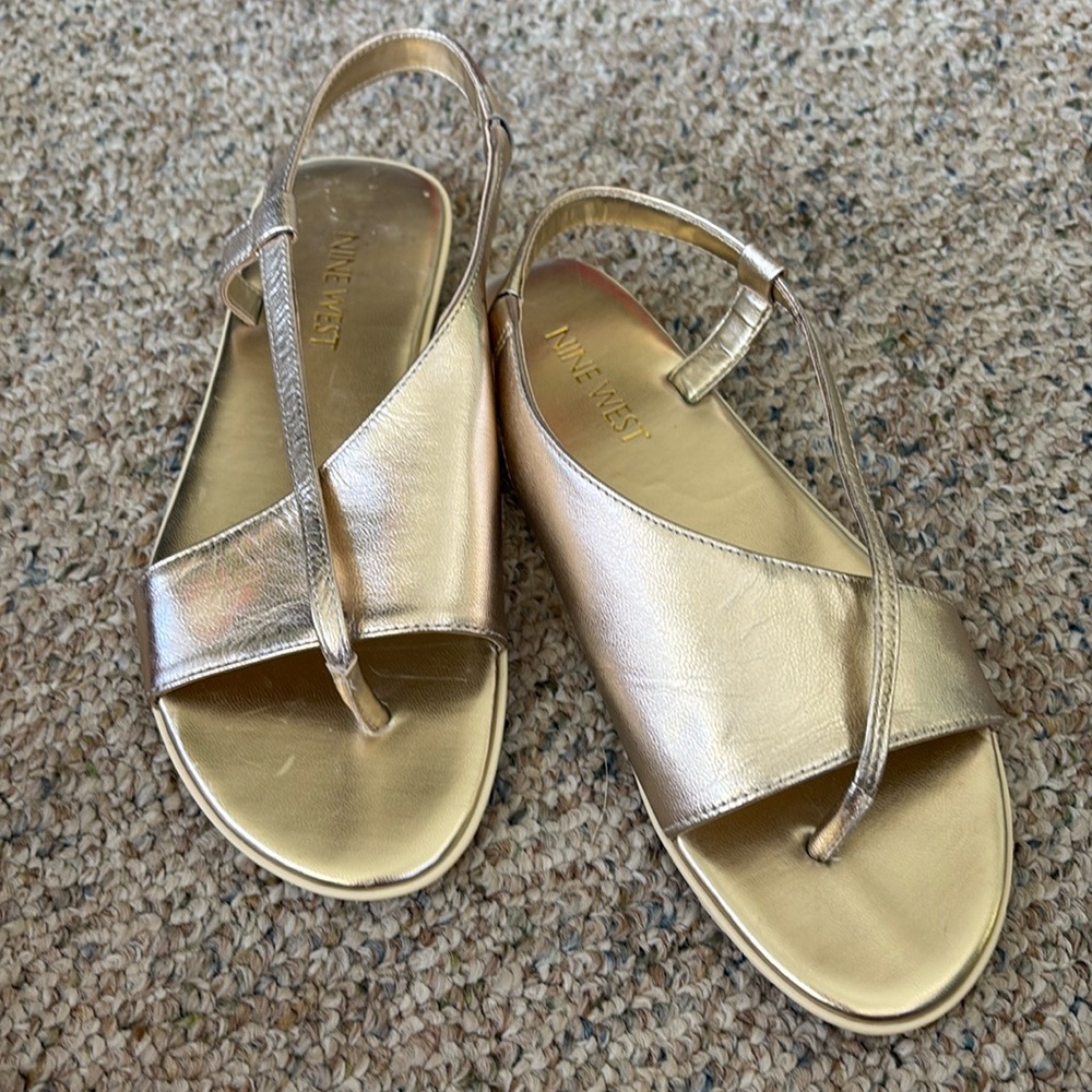 New Gold Nine West Sandles